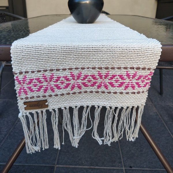 Caminos de mesa Rupu XO tejidos en telar artesanales